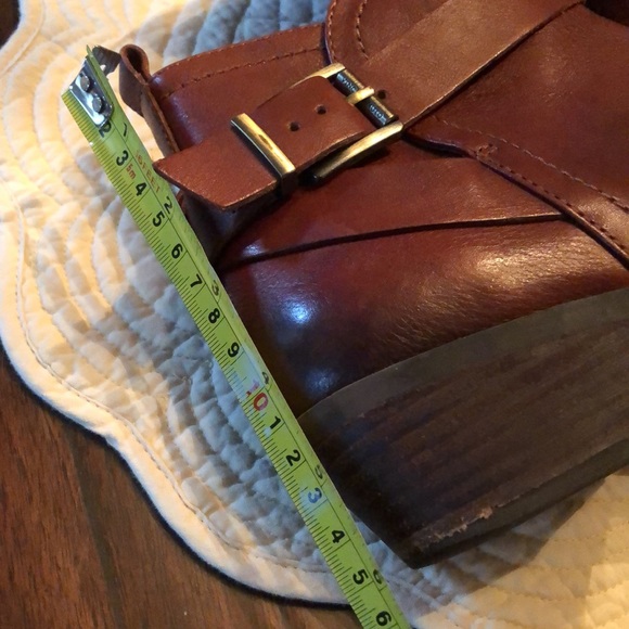 🥾Vince Camuto Belt & buckle wrapped classic low stacked heel ankle boots - Picture 14 of 14